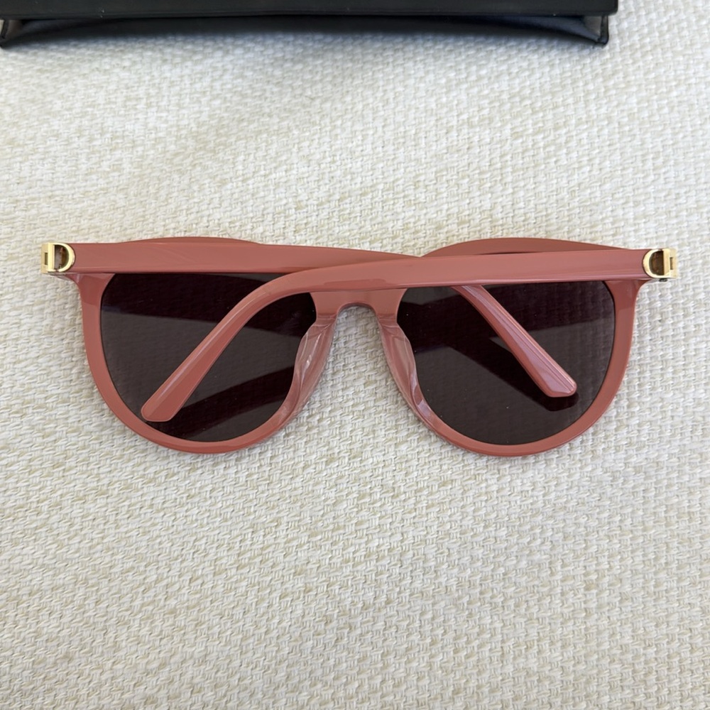 Christian Dior nude pink sunglasses, excellent condition. - Picture 3 of 11